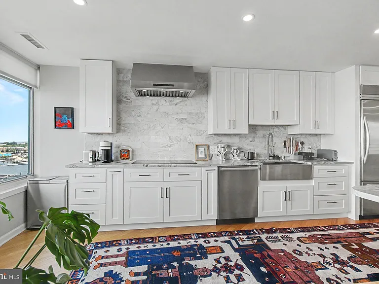 100 Harborview Dr #1001 — Photo 9