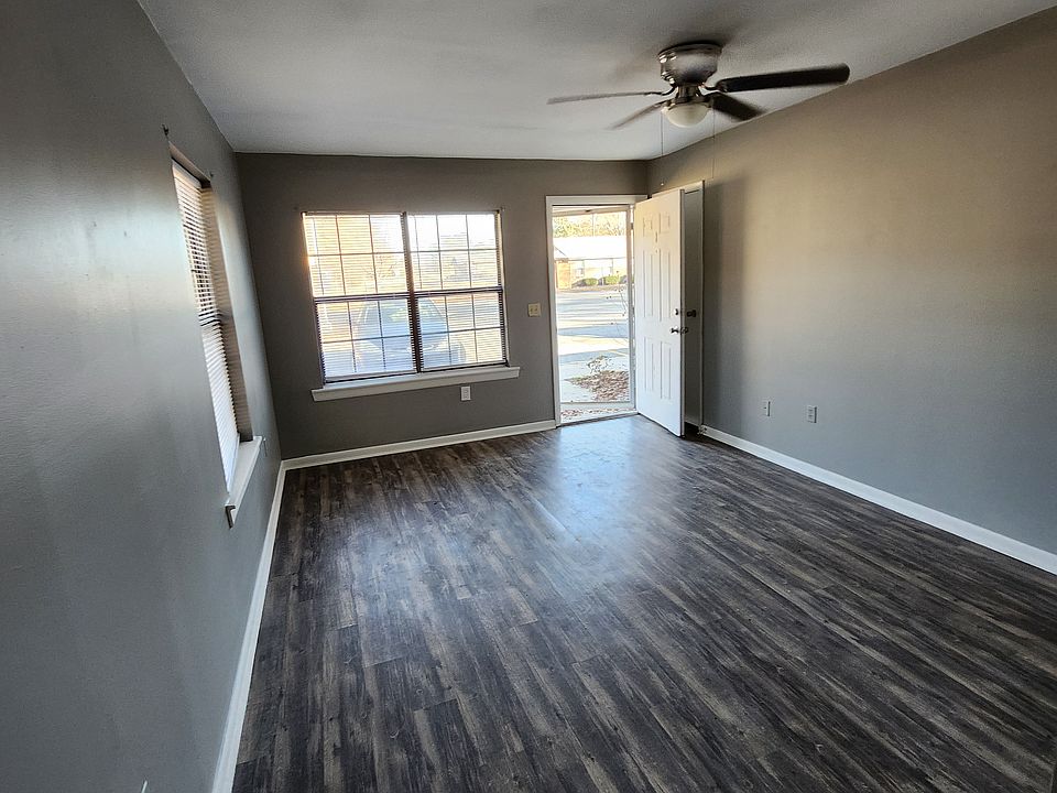 2nd image of 1814 Morningside Dr Building C