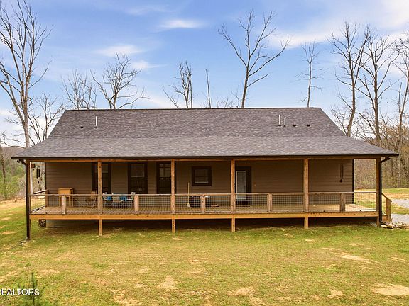 3rd image of 1159 Emory Heights Rd