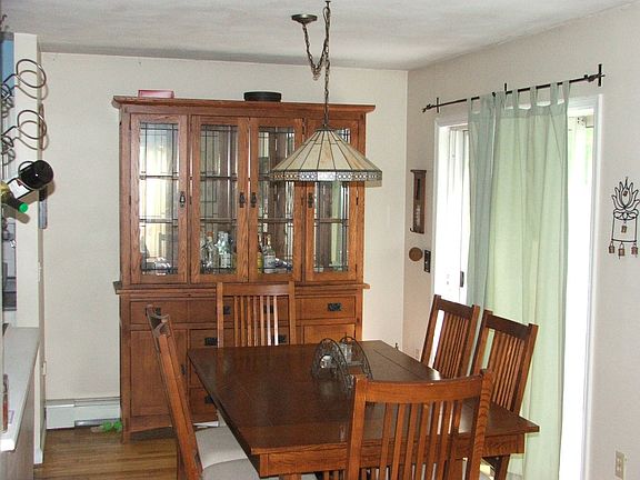 Dining area with sliders to deck