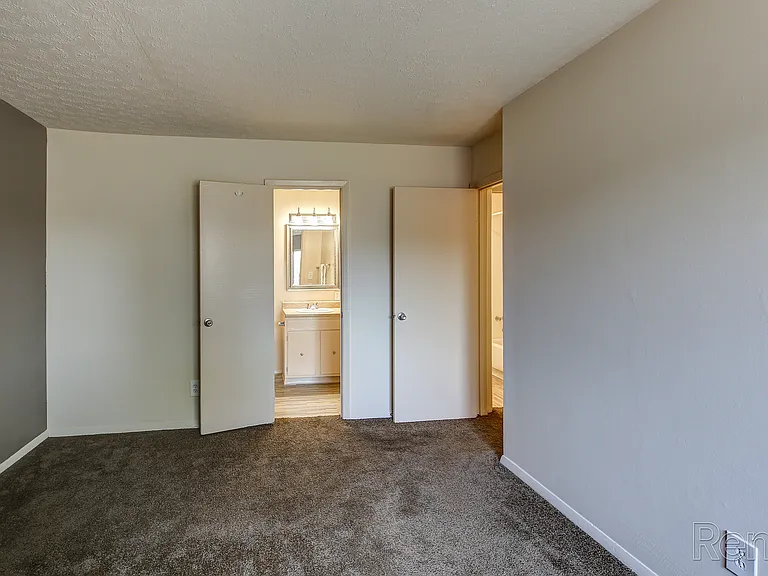 Glenview Apartments — Photo 117