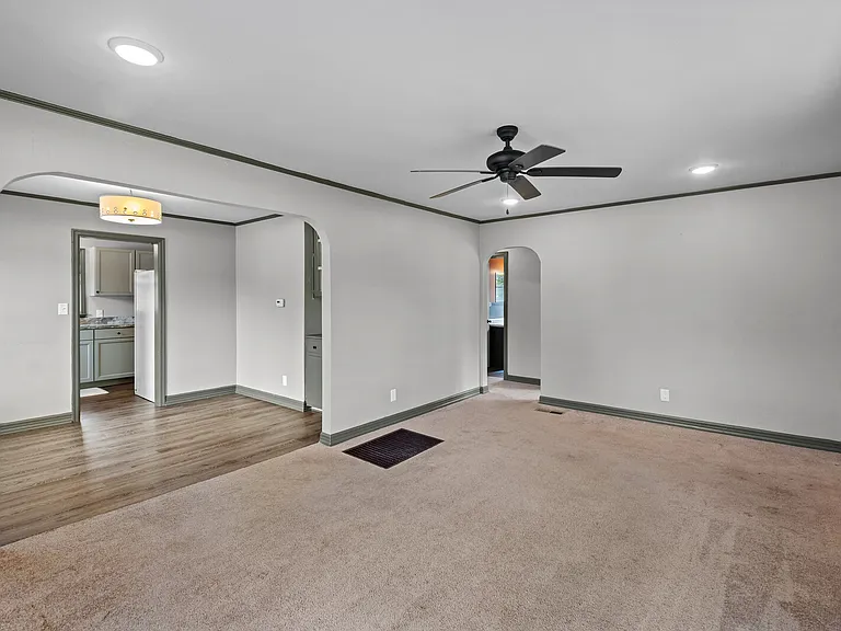 2228 W Wedington Dr — Photo 4