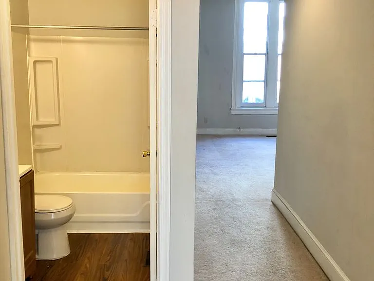 110 E Preston St — Photo 10