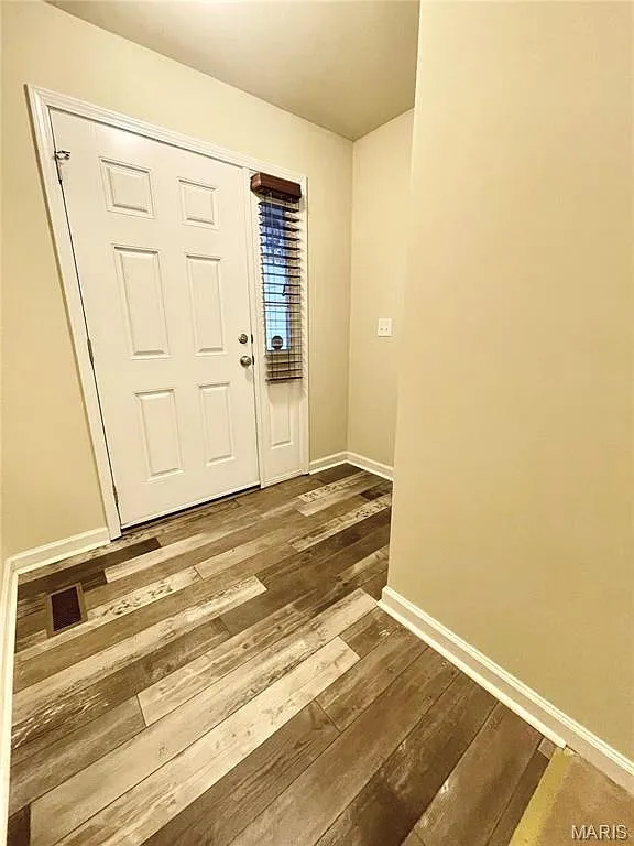 3 bed, 3.0 bath, 1751 sqft, $1,750 — Photo 2