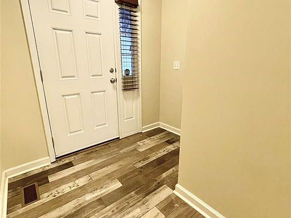2nd image of 124 Shiloh Ridge Dr