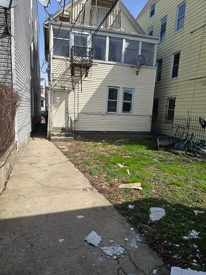 2 bed, $1,395 — Photo 2