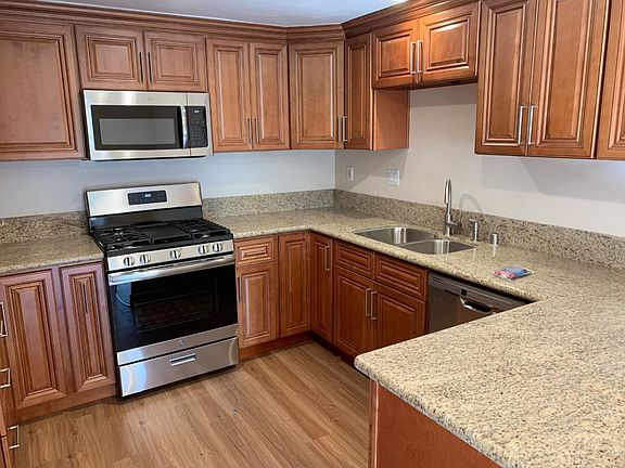 5th image of 2614 Captains Ave