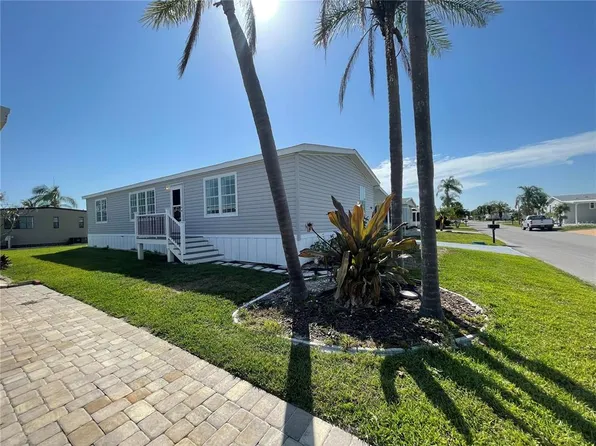 269 Camelot Dr, Nokomis, FL 34275