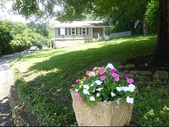 2nd image of 3409 Berkley Dr