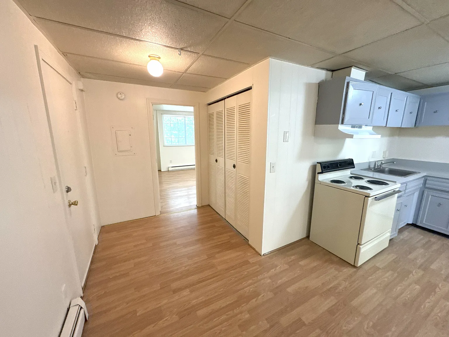 27 Maple Ave — Photo 4
