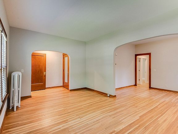 3rd image of 1494 W Grand Ave