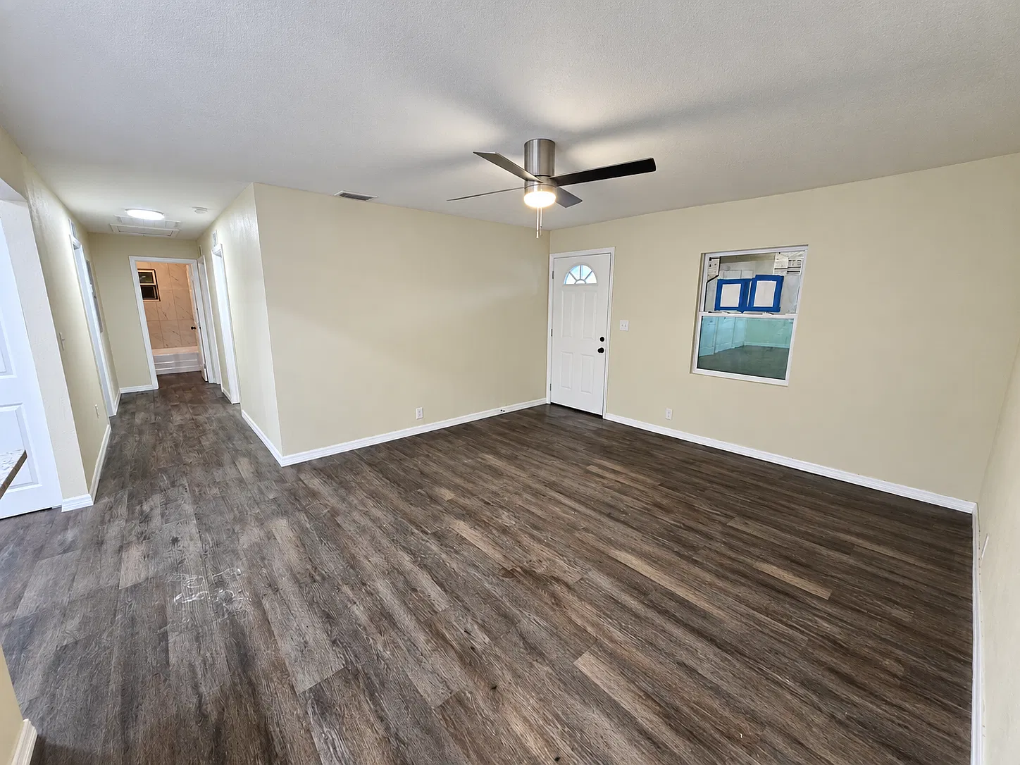 3 bed, 1064 sqft, $2,300 — Photo 4