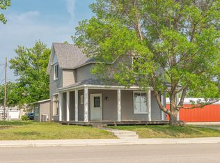 206 E 1st Ave, Osakis, MN 56360