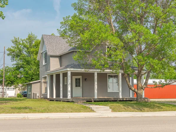 206 E 1st Ave, Osakis, MN 56360