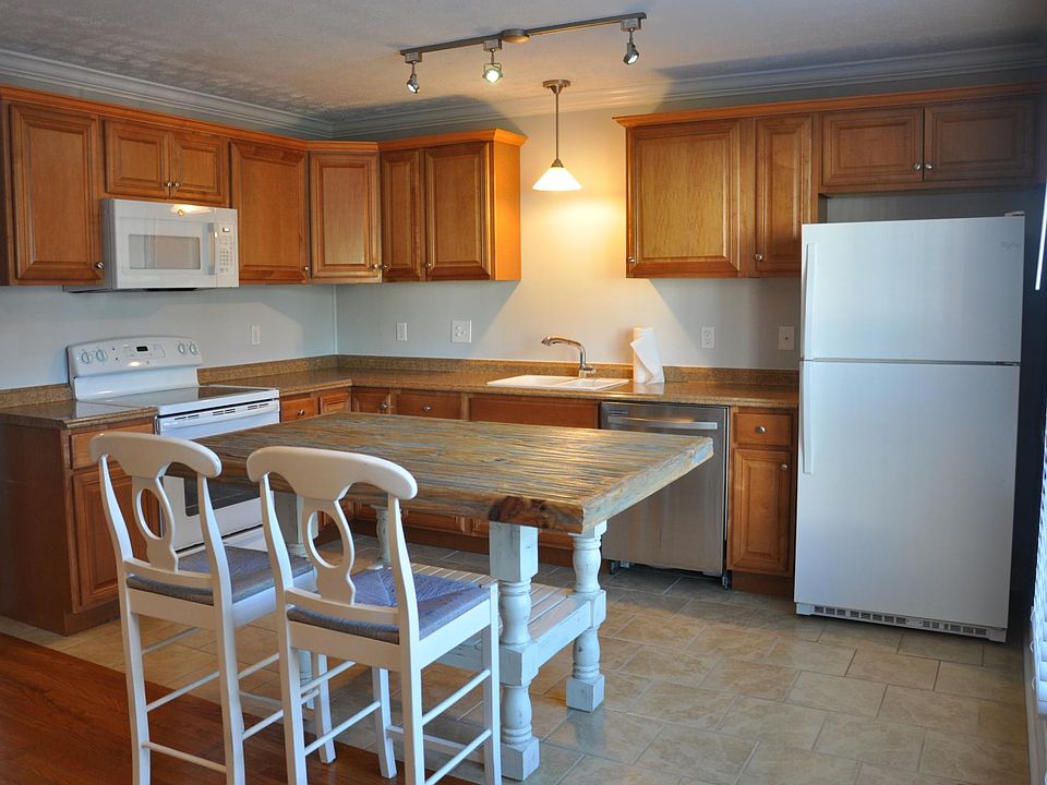 Kitchen with island