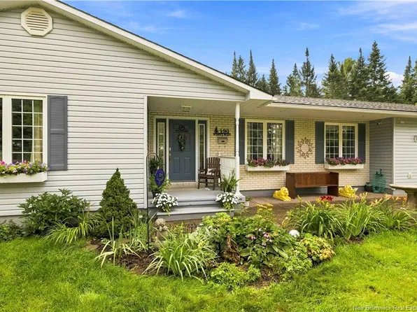 190 Robbys Rd, New Maryland, NB E3C 1M2