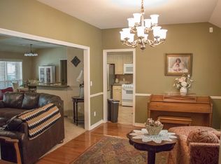1972 Greentree Dr, Huntsville, TX 77340