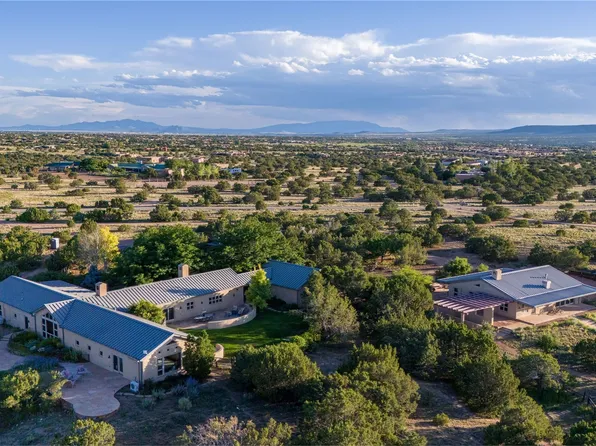 7 Goodnight Trl W, Santa Fe, NM 87506