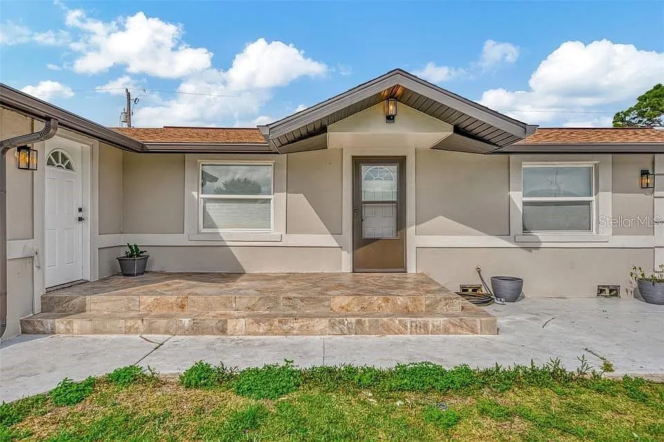 2 bed, 1.0 bath, 800 sqft, $1,600 — Photo 1