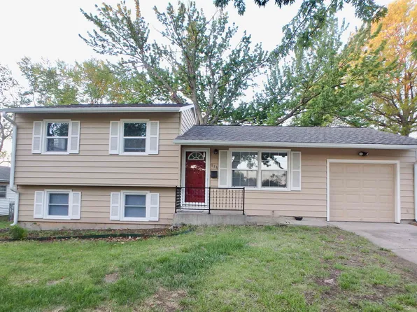 115 SW 40th Ter, Topeka, KS 66609