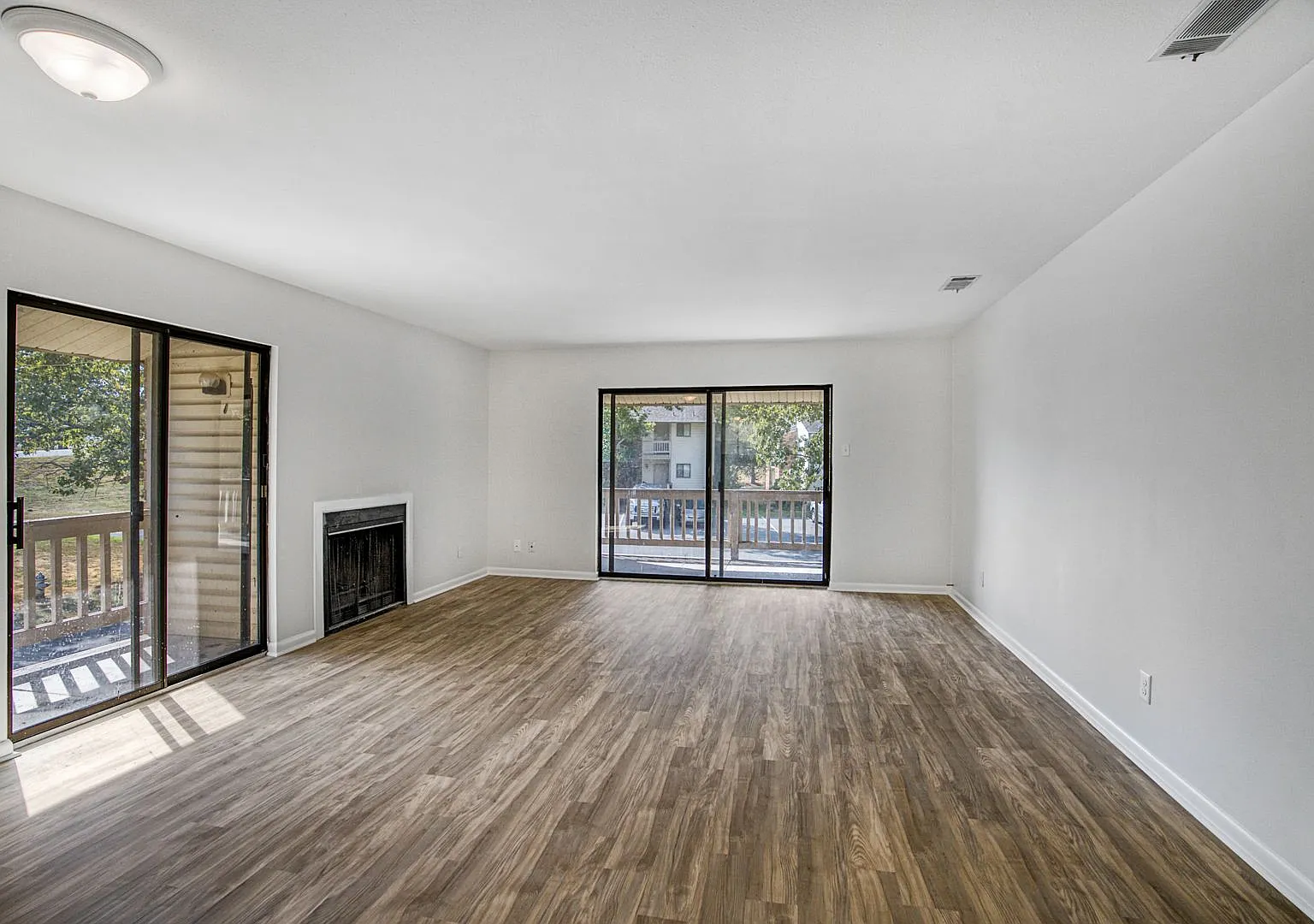 2 Bedroom 2 Bath Totally Renovated Maumelle Condo — Photo 2