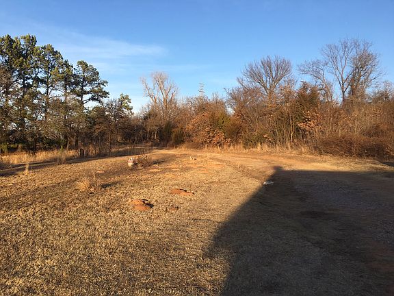 5th image of 9501 Lake Hickory Dr