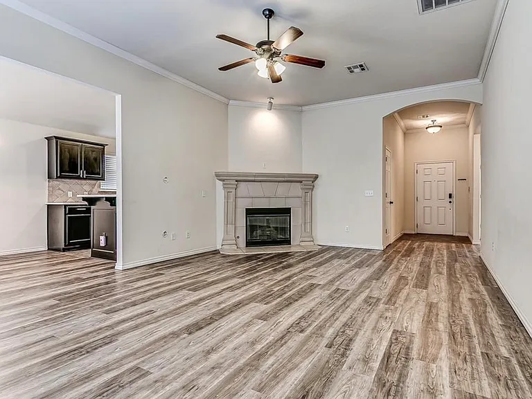 309 Dollina Dr — Photo 6