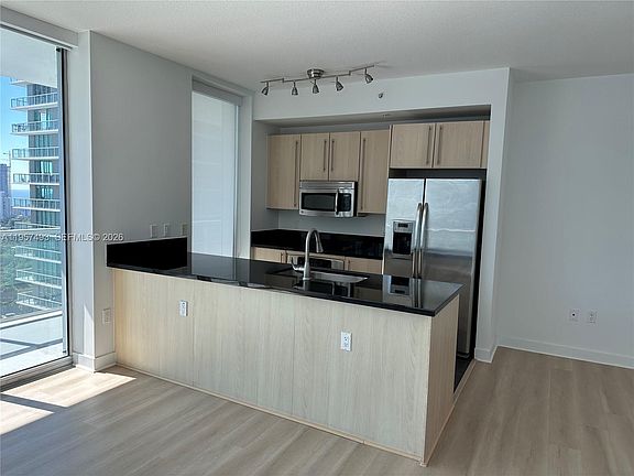 4th image of 1111 SW 1st Ave #3519