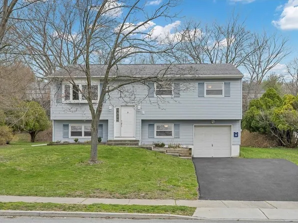 8 Decker Drive, Washingtonville, NY 10992