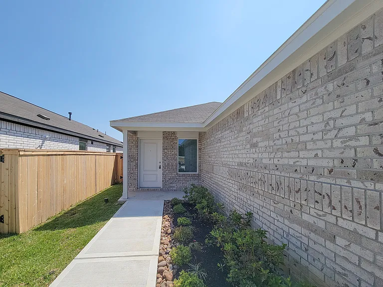 1519 Gardenia Blossom Ln — Photo 3