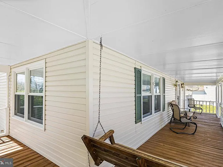 2037 Dewey Dr — Photo 20