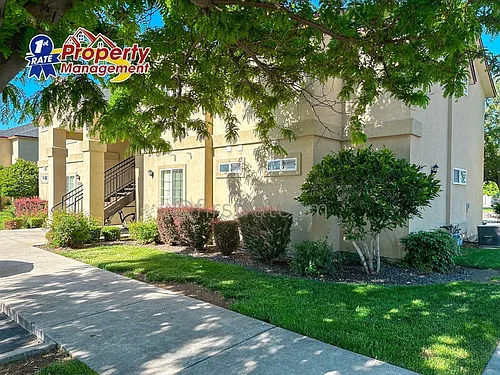 10122 W Garverdale Ln Photo 1