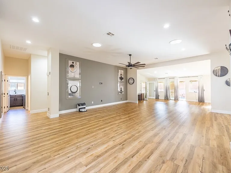 8217 Cabin Springs Ave — Photo 6