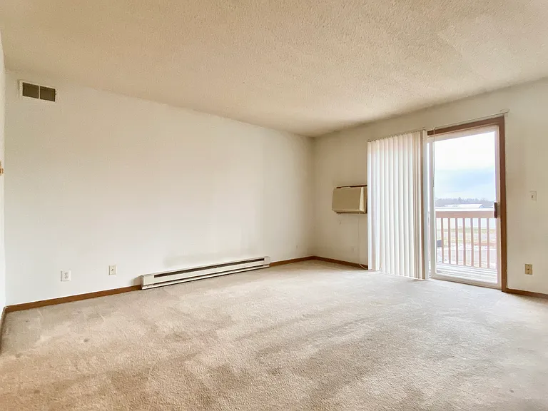 1088 Apple Ave #8 — Photo 5