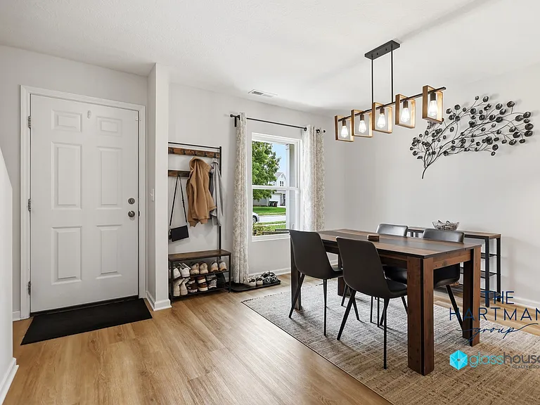 1018 Louise Dr — Photo 6