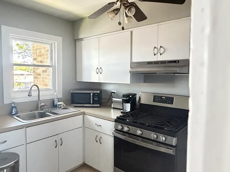 1557 Monroe Ave #2 — Photo 6