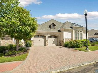 17 Windsor Ln #17, Ramsey, NJ 07446