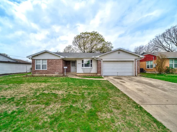 1103 Magnolia St, Gainesville, TX 76240