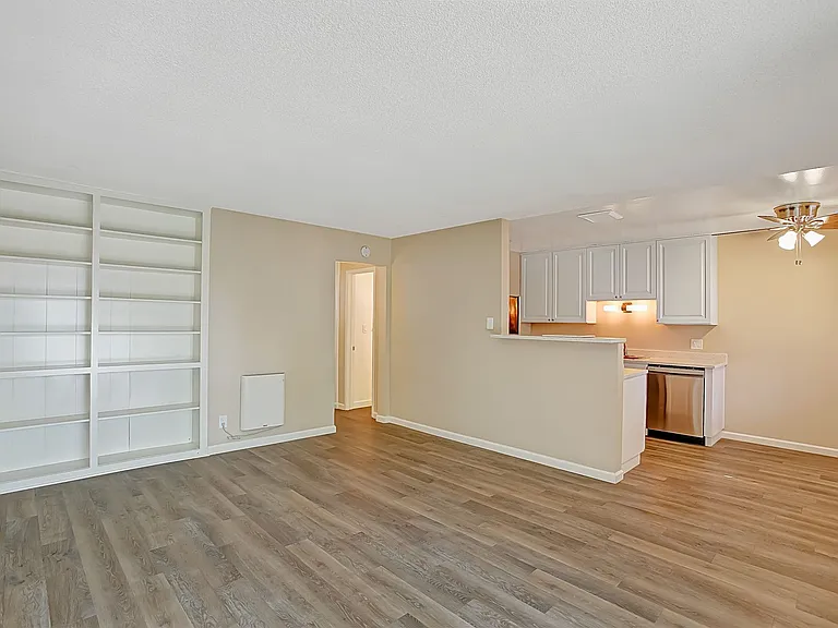 1120 Laguna St — Photo 1