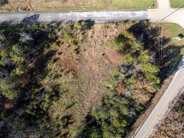 302 Woodsorrel Dr, Hillsboro, MO 63050