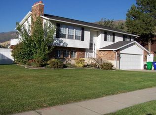 442 W Creek View Rd, Centerville, UT 84014