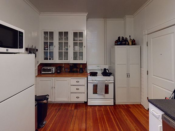 5th image of 210 Winthrop Rd APT 7
