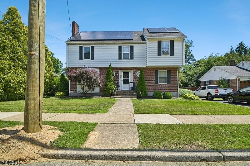 1st image of 664 Belvidere Rd