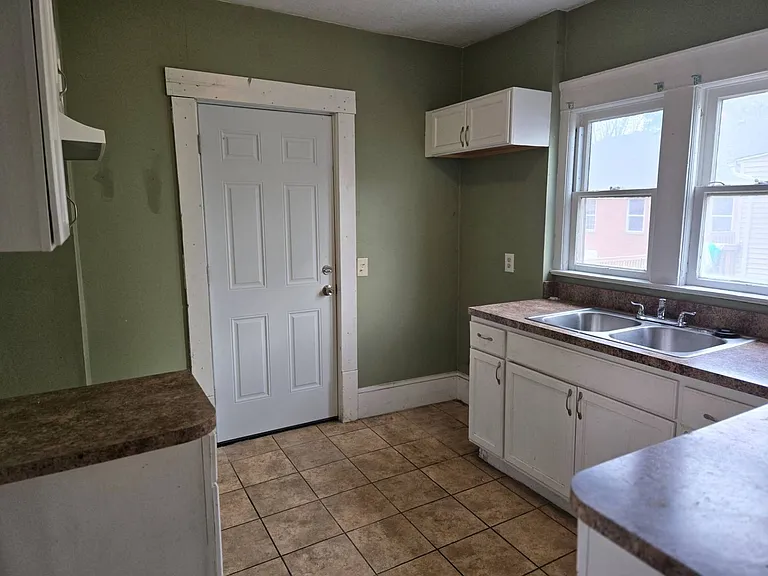 1029 Harpster Ave — Photo 7