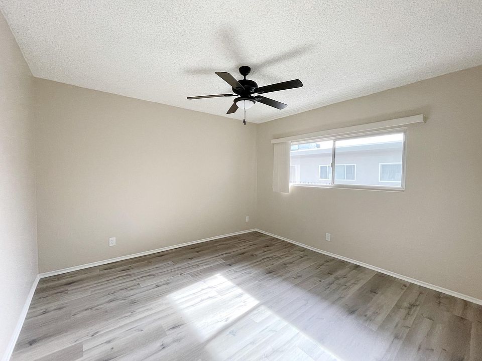 1st image of 266 S El Molino Ave #25