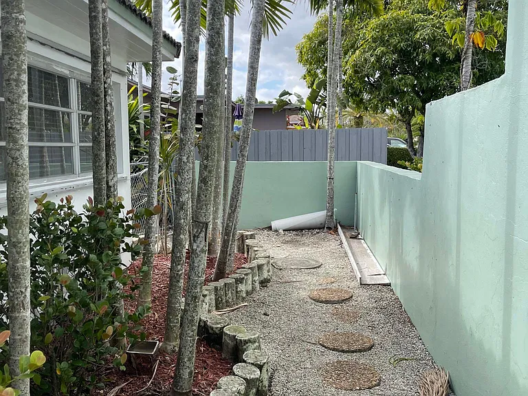 6730 SW 26th Ter — Photo 16