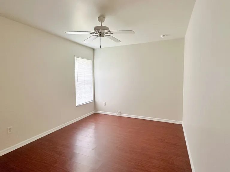 2034 NE 8th Pl — Photo 11