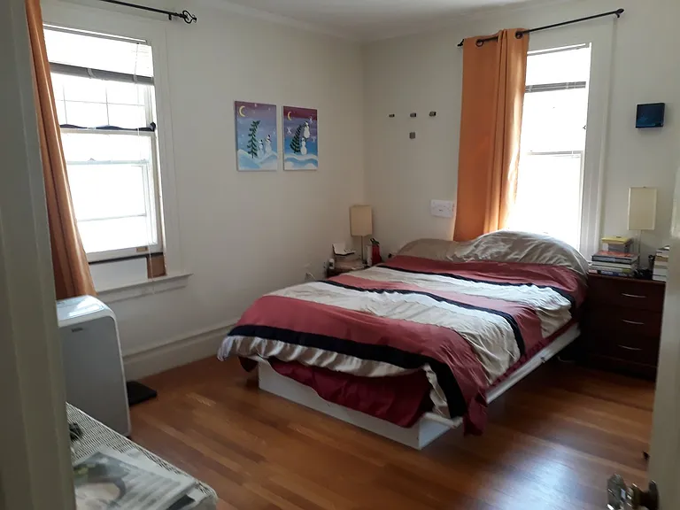 659 Whitney Ave — Photo 3