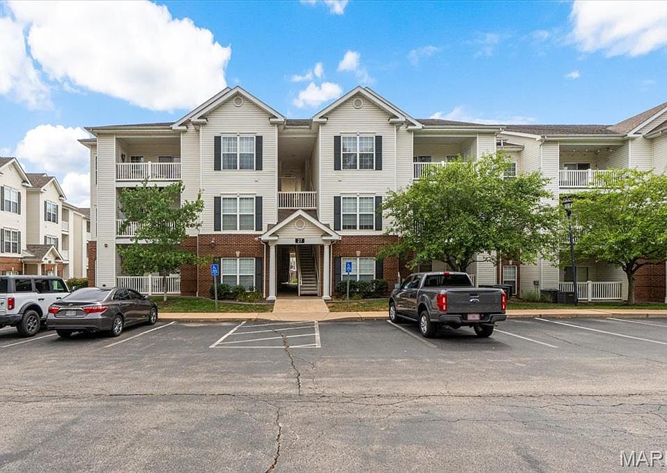 1st image of 27 Kassebaum Ln APT 302