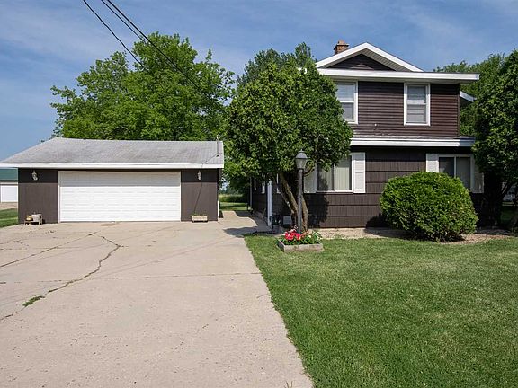 4th image of N7884 Lakeshore Dr